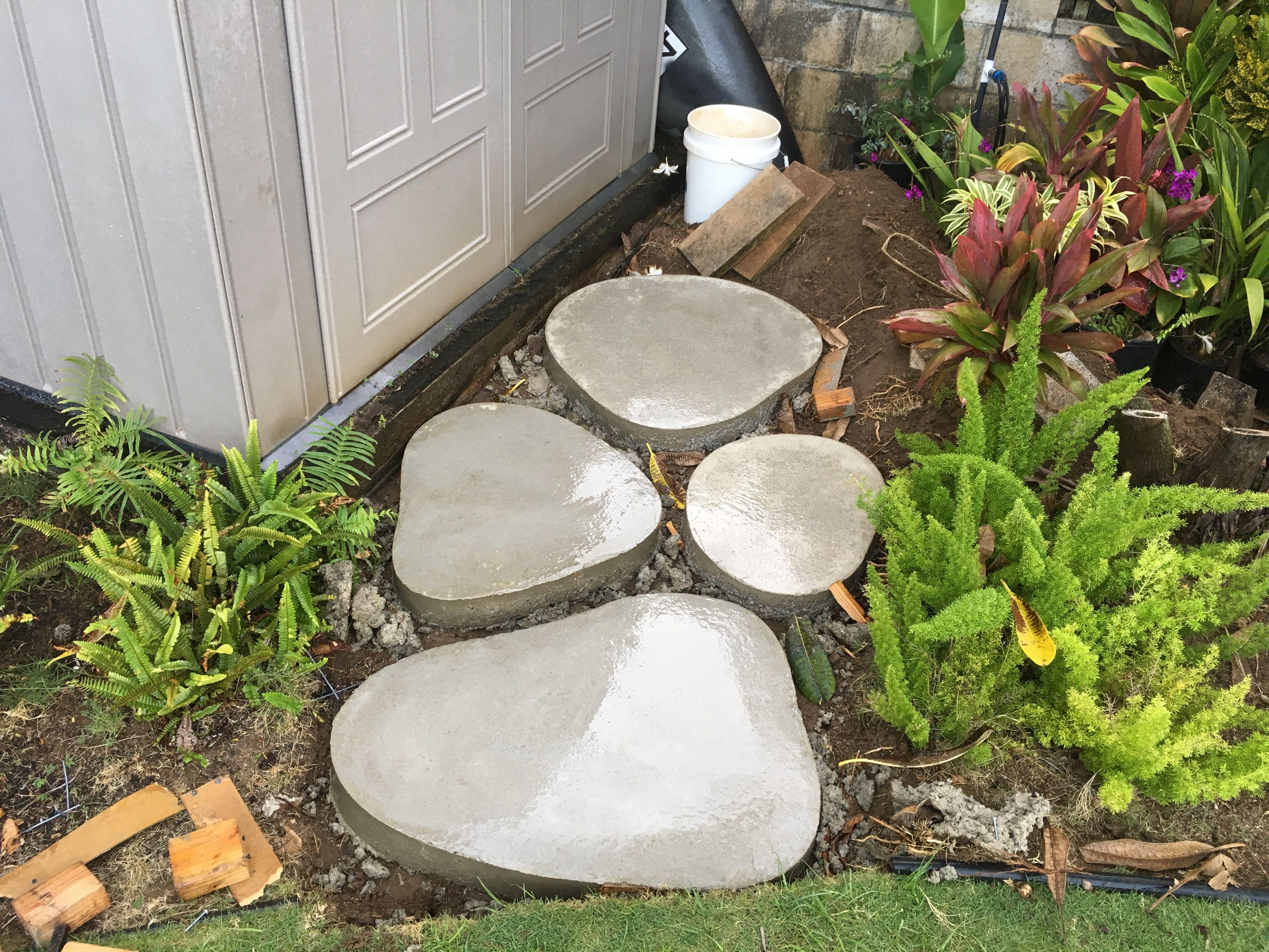 Beton Trittsteine Gartenweg selbst gemacht