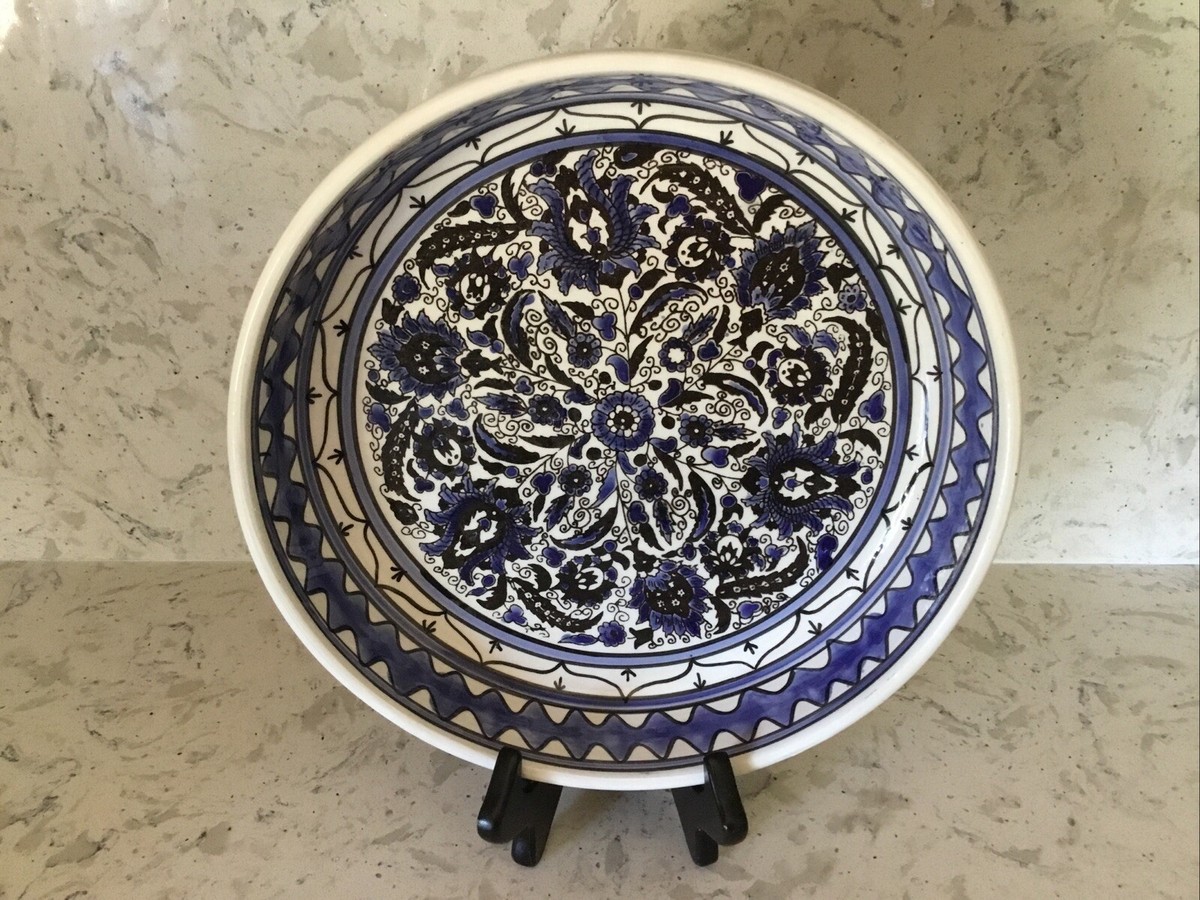 Keramikschale mit detailreichem blauem Mandala- und Blumenmuster