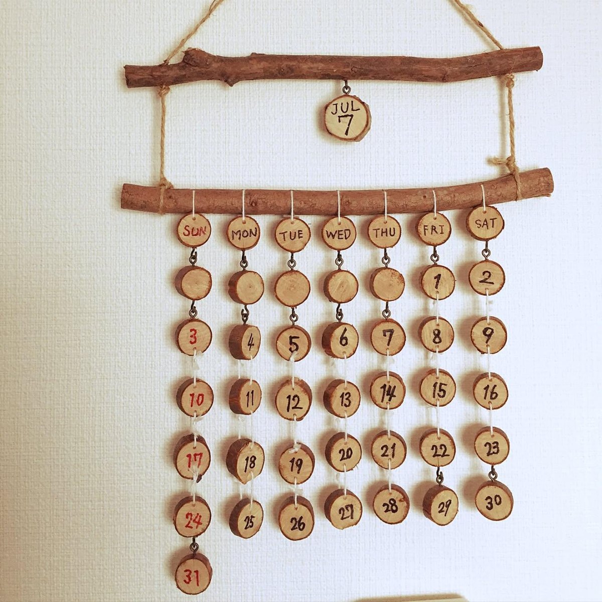 Alte Kalender basteln Ideen für kreative Upcycling-Projekte