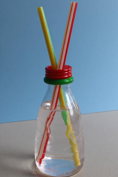 22. U3-Rasselstab aus Reisflasche for basteln fasching u3 ideas