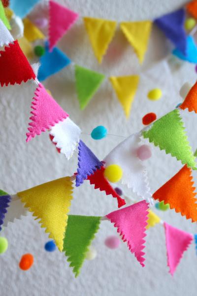 26. Kita-Konfetti-Wimpelkette aus Stoffresten for basteln fasching kita ideas