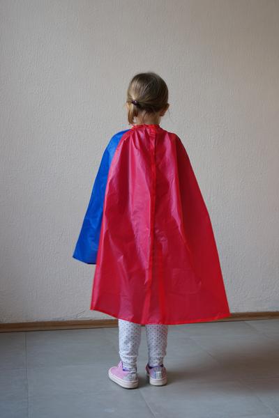 28. Kita-Superhelden-Capes aus Müllbeuteln for basteln fasching kita ideas