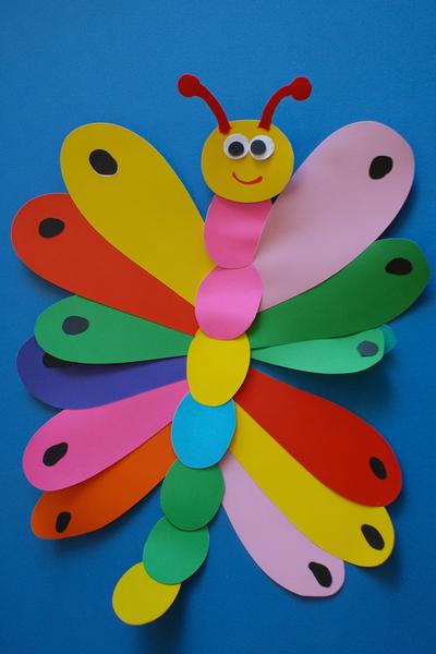 39. Kindergarten-Luftschlangen-Schmetterling aus Karton for basteln fasching kindergarten einfach ideas