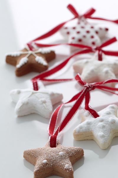 8. Salzteig-Anhänger als Sternenmix für Basteln für Kindergärtner Weihnachten mit Zimtduft und Satinband