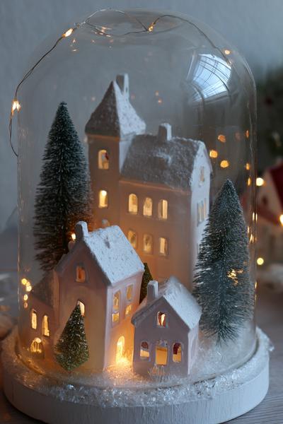 11. Winterliches Dorf im Glas als basteln ideen weihnachten mit Lichterkette