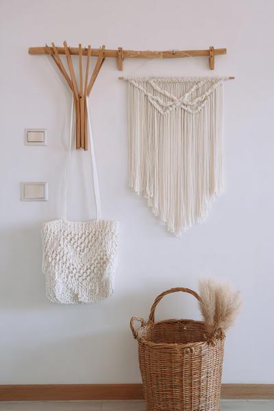 12. Makramee-Wandanhänger als basteln ideen fürs zimmer mit Holzstab und Quasten