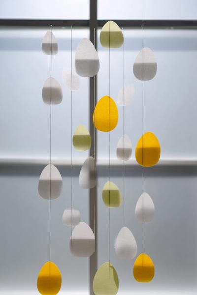 5. Minimalistische Fensterbilder aus Transparentpapier für for basteln ostern dekoration ideas