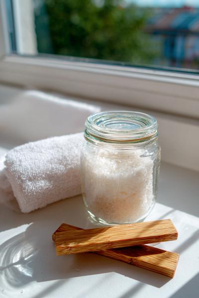 26. Badezimmer-Scrub im Schraubglas für Basteln und Selbermachen Sommer mit Kokos for basteln und selbermachen holz ideas