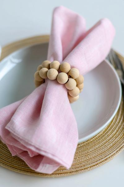 30. Serviettenring aus Holzperlen für Basteln und Selbermachen Holz mit Natur-Textur for basteln und selbermachen frühling nähen ideas