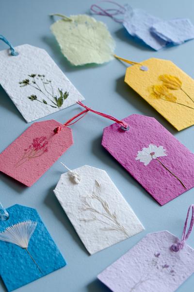 4. Samenpapier-Anhänger für Basteln und Selbermachen Frühling als kleine Geschenke