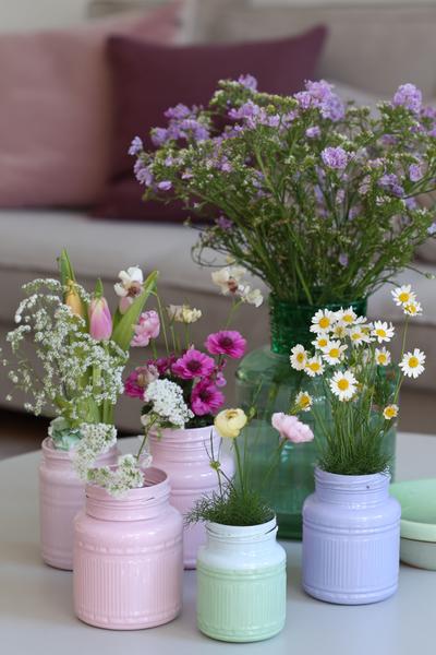 5. Upcycling-Vasen aus Marmeladengläsern für Basteln und Selbermachen Frühling in Pastell