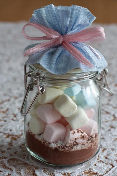24. Kakao-im-Glas-Geschenk mit Marshmallows fürs for basteln weihnachten gläser ideas