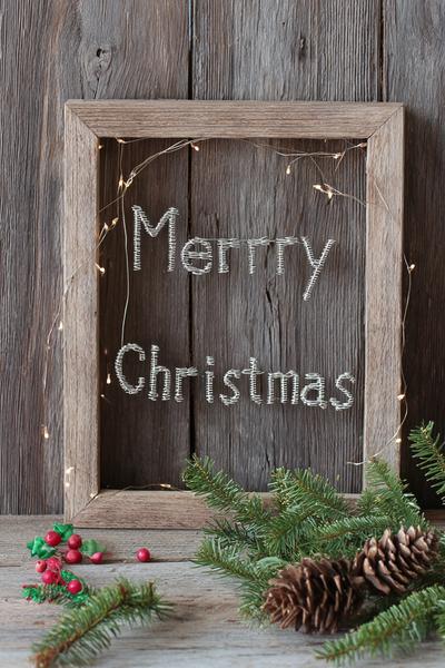 28. Draht-Schriftzug „Frohe Weihnachten“ am Holzrahmen fürs for basteln weihnachten draht ideas