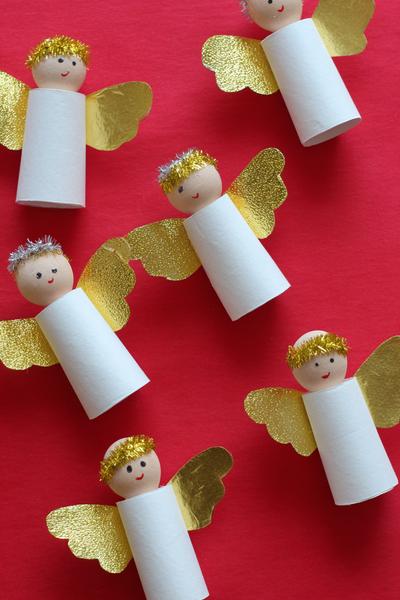 3. Klorollen-Engel mit Goldflügeln für for basteln weihnachten kindergarten ideas