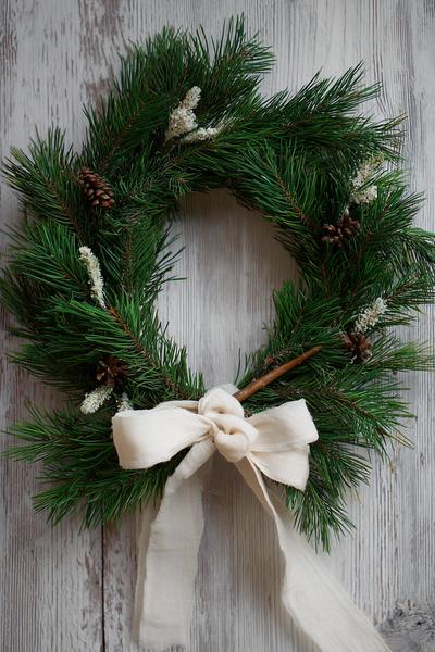 35. Tannenzweig-Kranz mit Baumwollband für for basteln weihnachten natur ideas