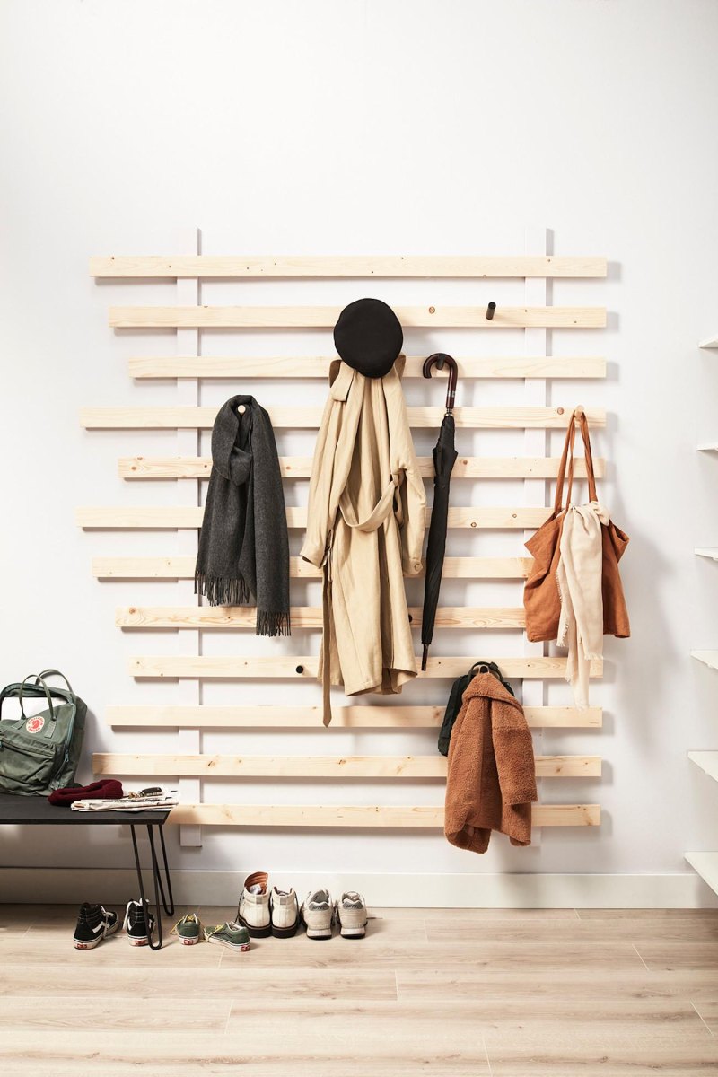 Garderobe aus Holzleisten