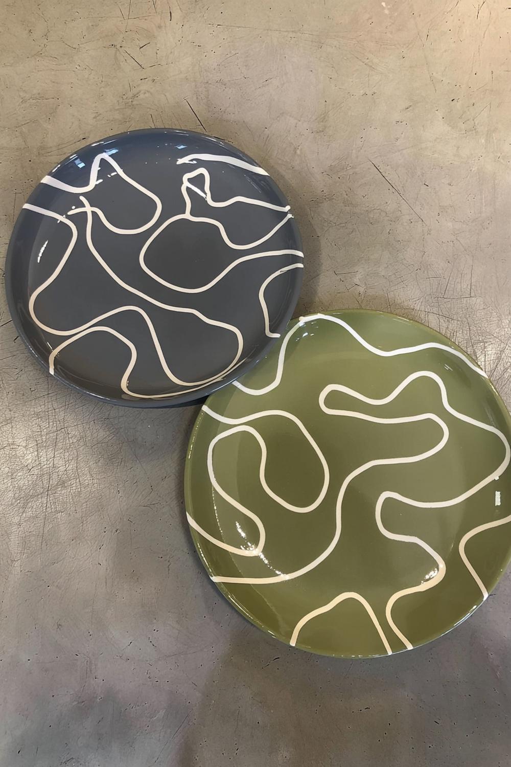 Organische Linien in Erdtönen