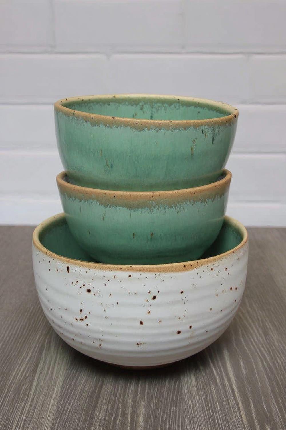 Rustikale Schalen in Erdtönen