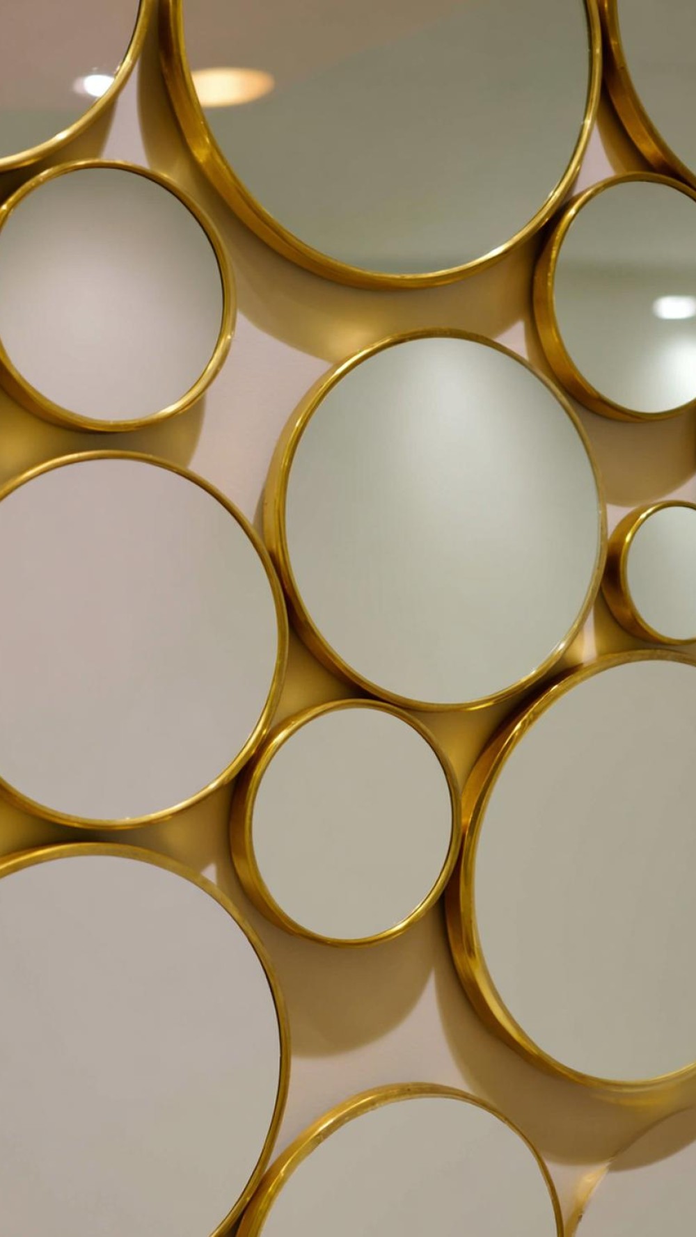 30 Ideen für eine stilvolle Spiegelwand