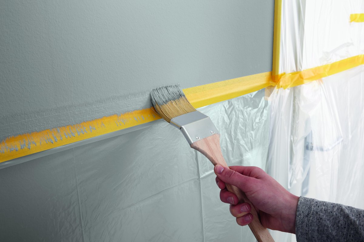 Zweifarbige Wand mit Kante